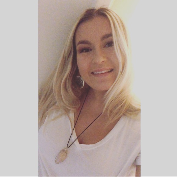 Meet your Posher, Kirstin - Picture 1 of 1